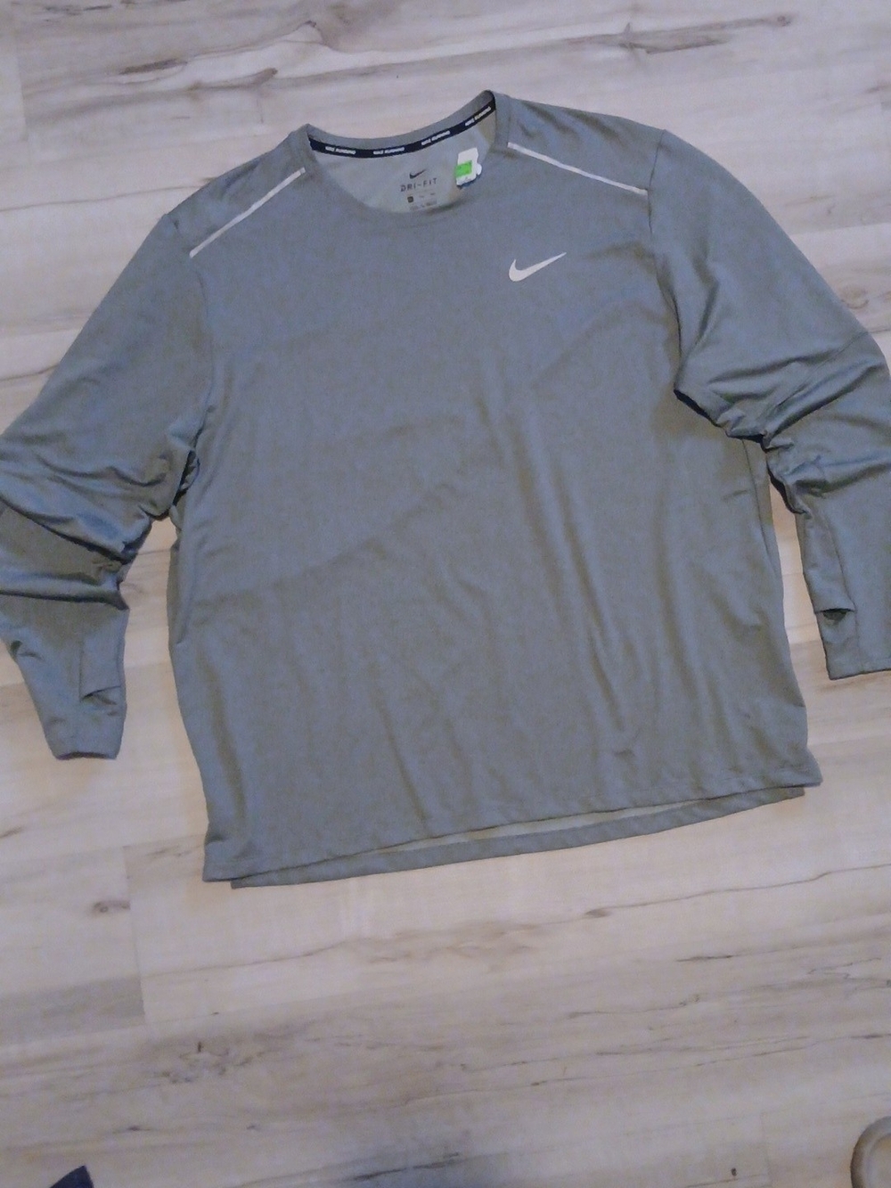 Nike Men's Long-Sleeve Dri-FIT Performance Shirt - Gray
